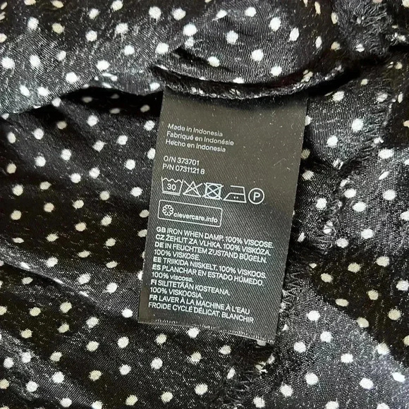 H&M Polka Dot Blouse Top Sz 2 Classic Style - Picture 8 of 8